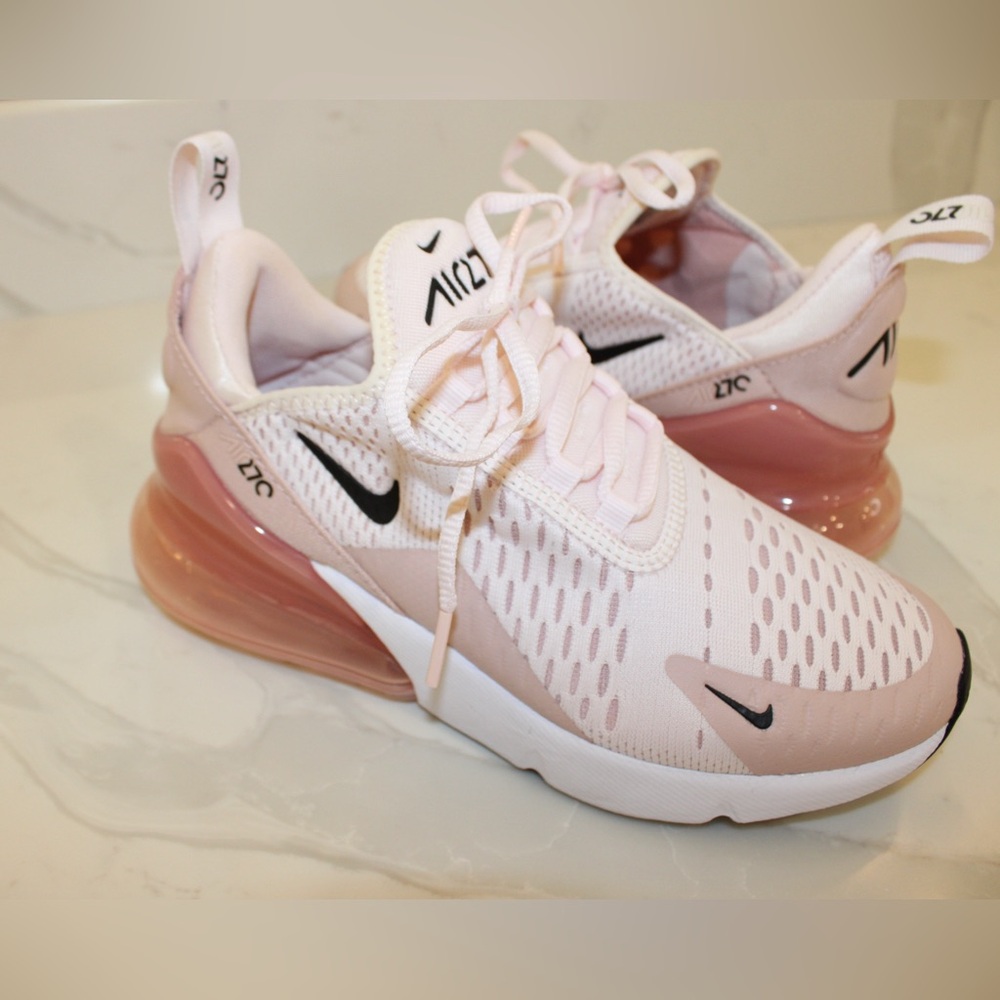 Nike Air Max 270 Women’s Size 6